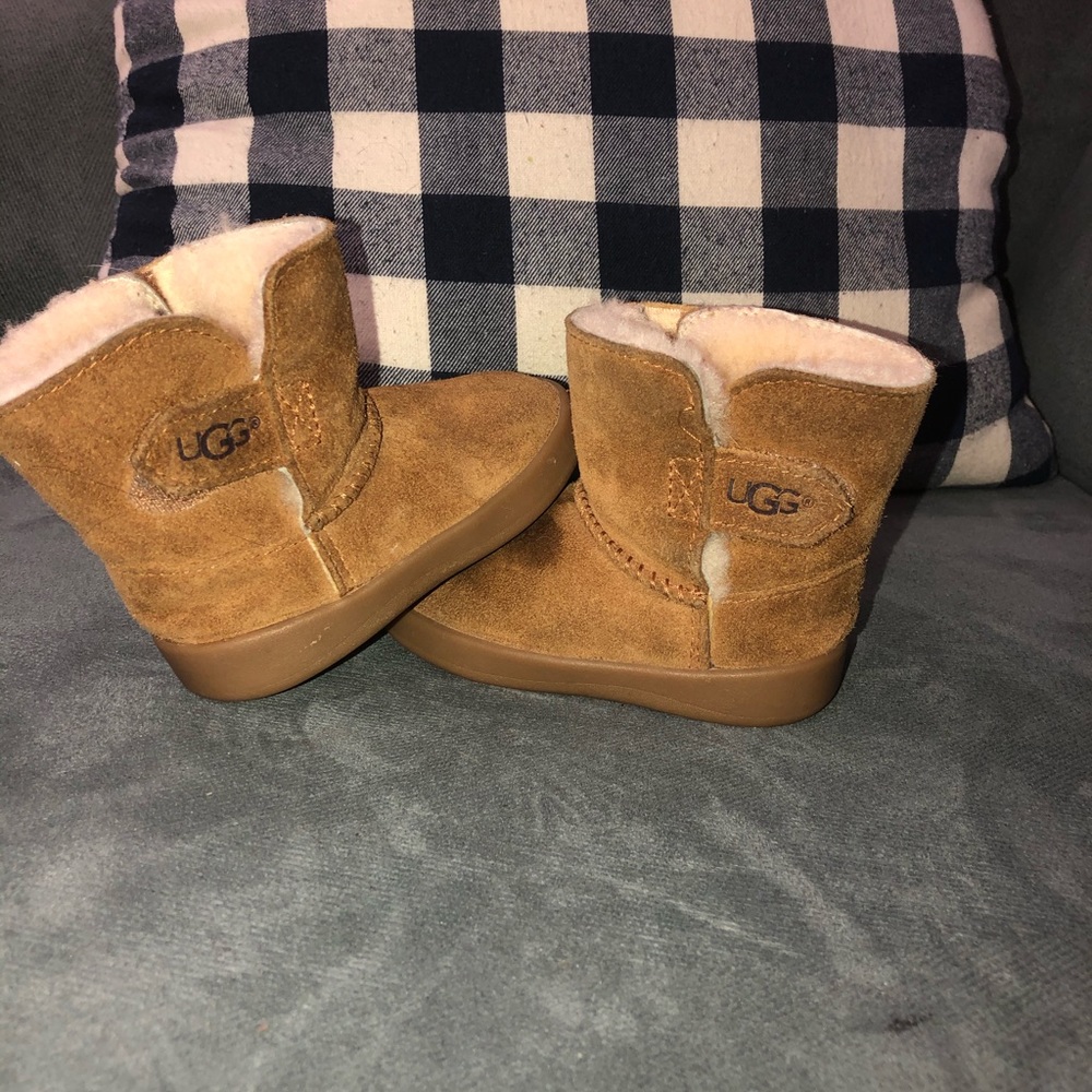 Toddler Ugg boots size 4/5, EUC